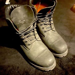 Timberland Boots. Size 10.5. Black Slightly worn